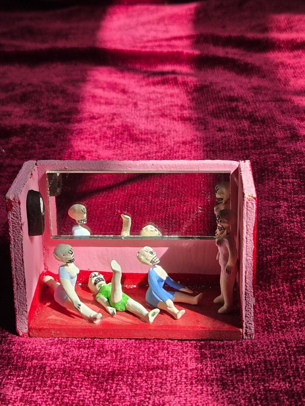 VINTAGE OAXACAN SKELETON EXERCISE YOGA CLASS SCULPTURES.HAND PAINTED DARLING
